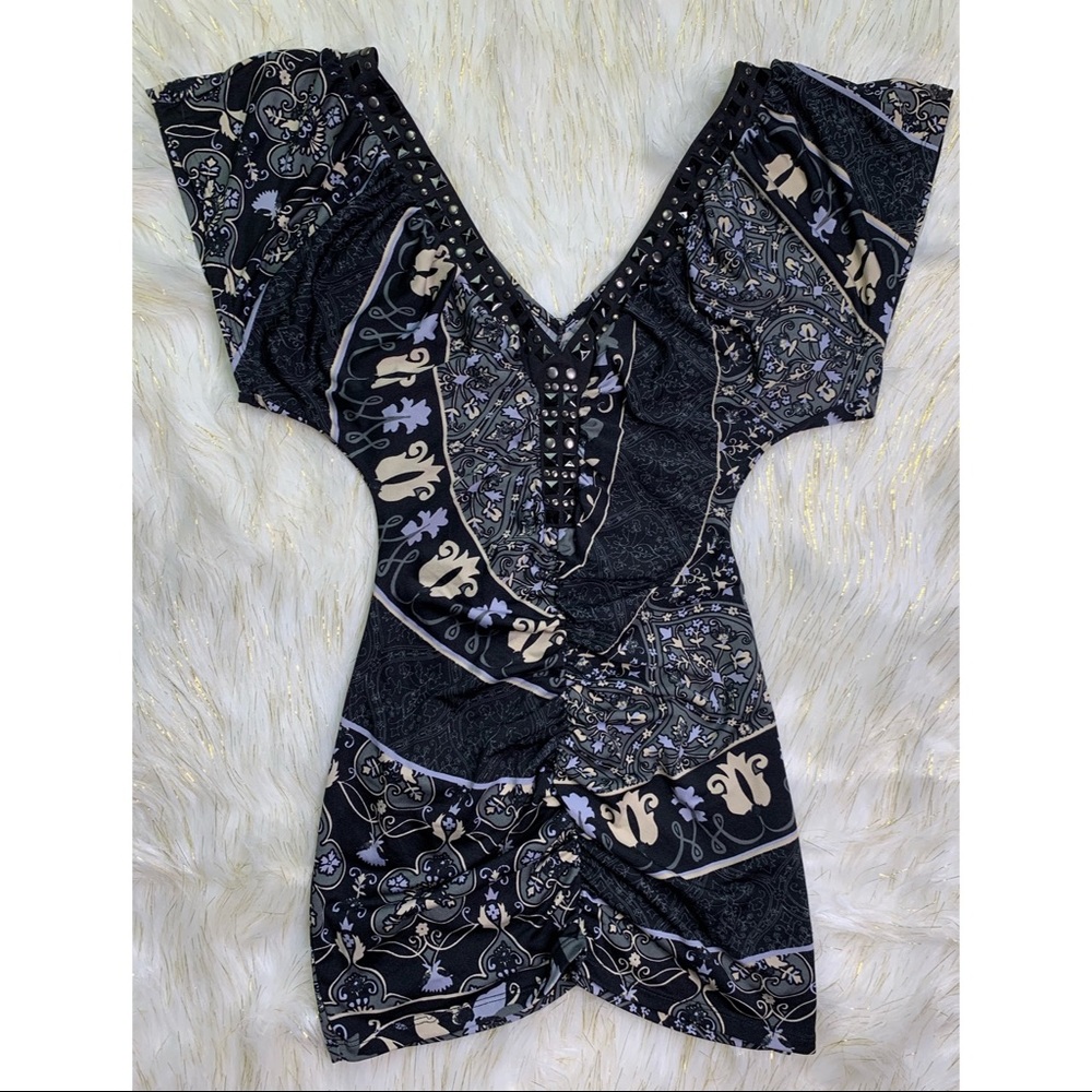 Te Amo Boutique - Tight V Line Mini Dress